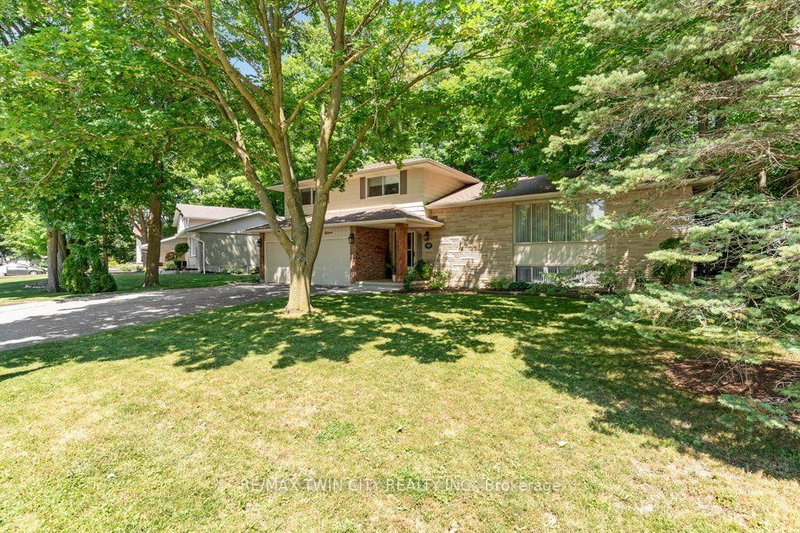 11 Grey Owl Drive