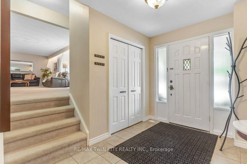 11 Grey Owl Drive • Woolwich, ON photo 4