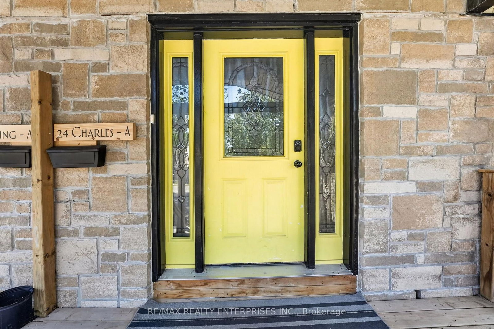 24 Charles Street • Port Colborne, ON photo 4