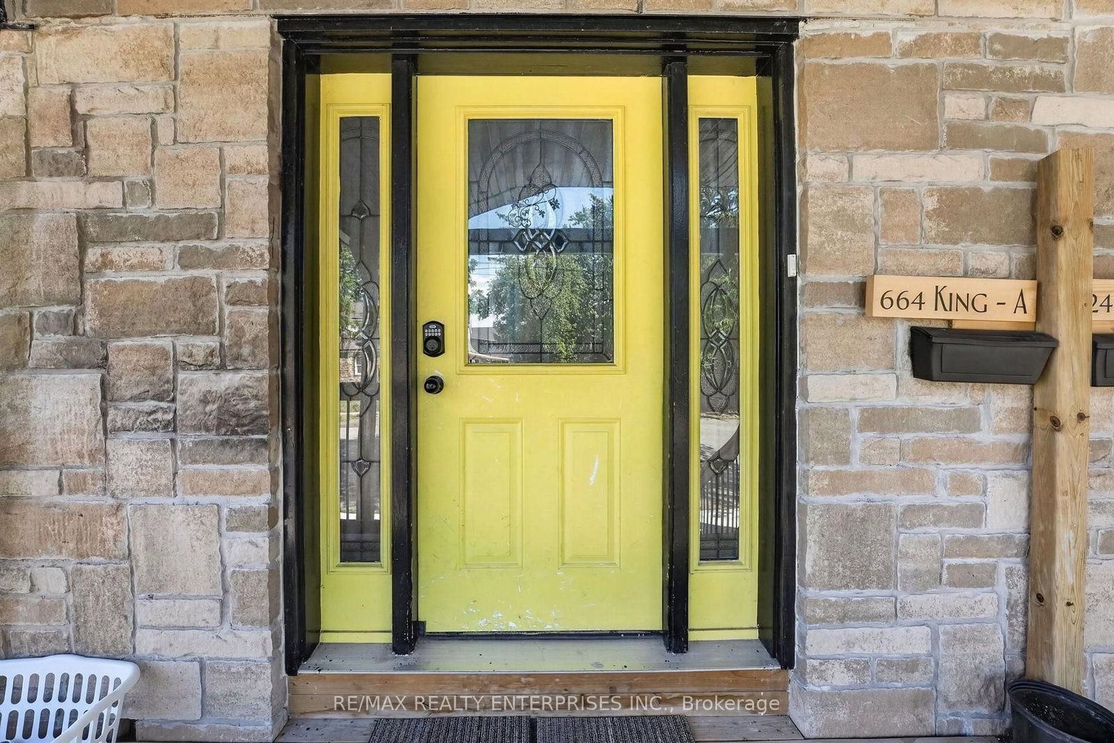 24 Charles Street • Port Colborne, ON photo 5