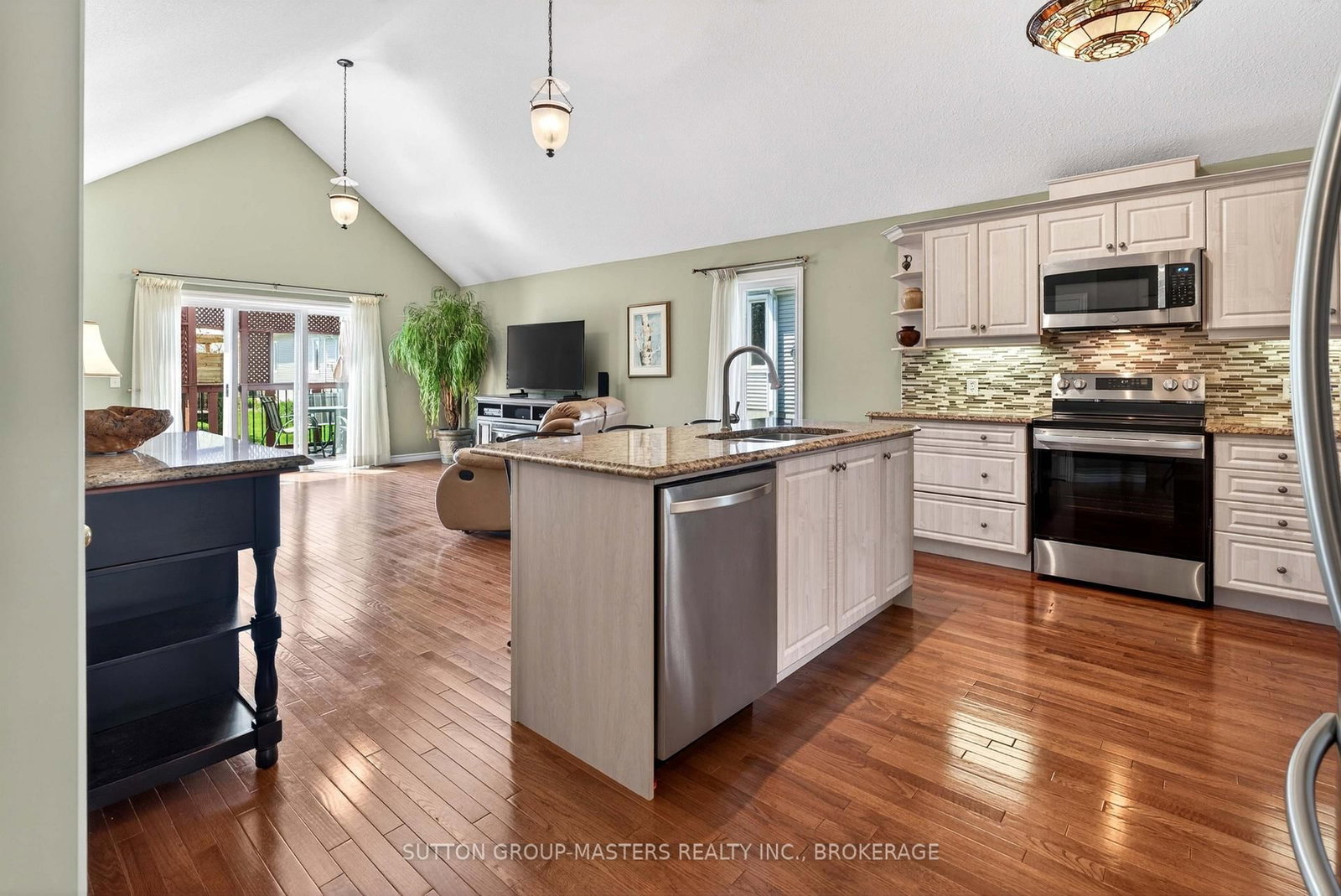 133 Britannia Crescent • Bath, ON photo 5