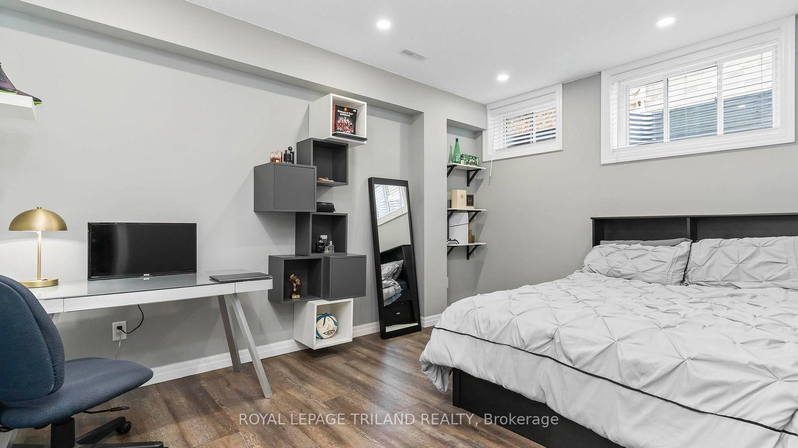 8 MELROSE Court • St. Thomas, ON photo 33