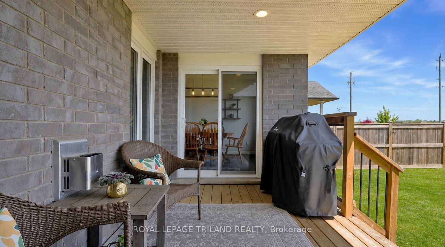 8 MELROSE Court • St. Thomas, ON photo 35