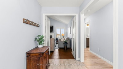 8 MELROSE Court • St. Thomas, ON photo 5