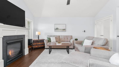 8 MELROSE Court • St. Thomas, ON photo 7