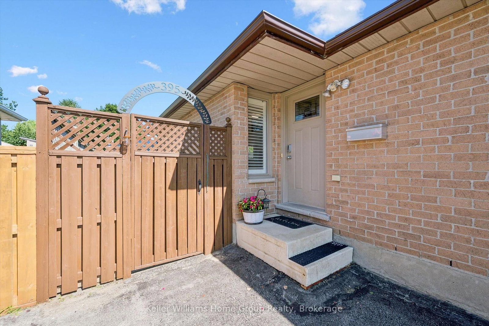 395 Strathallan Street • Centre Wellington, ON photo 5