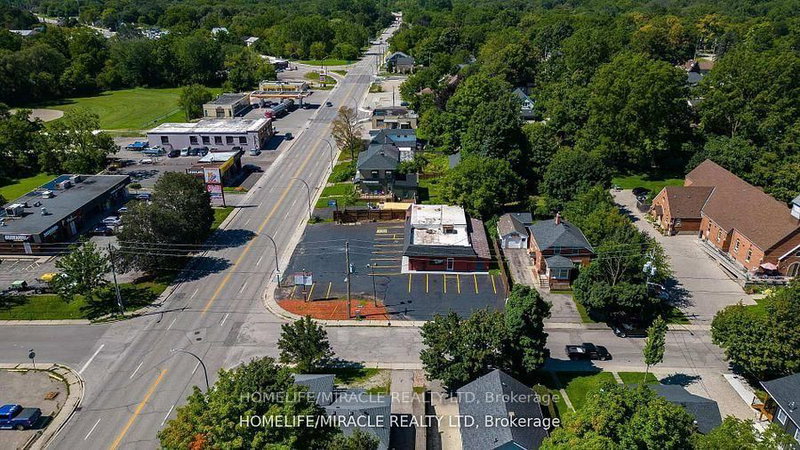 235 Dundas St photo 1