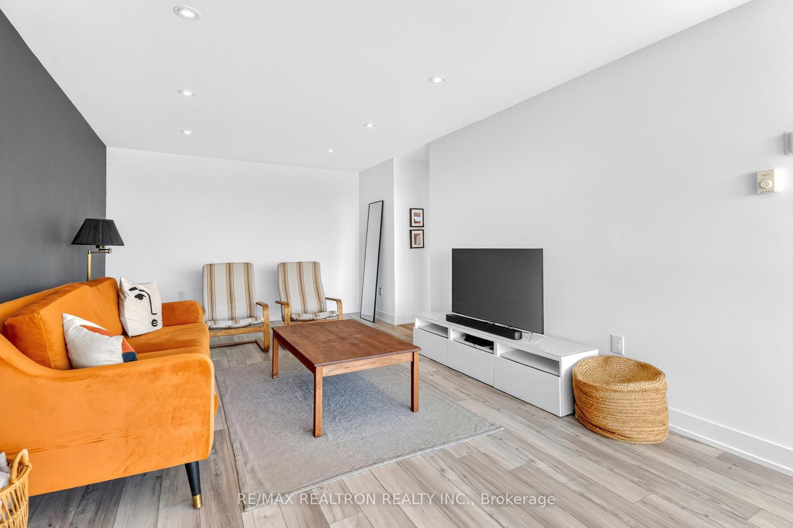 1600 Adelaide Street N • #905 • London North, ON photo 11