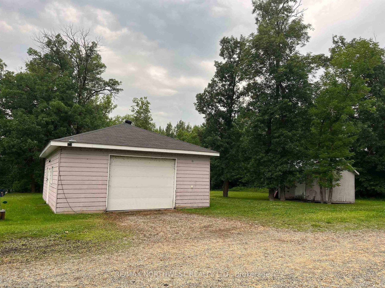 986 HWY 11 • Dawson, ON photo 3