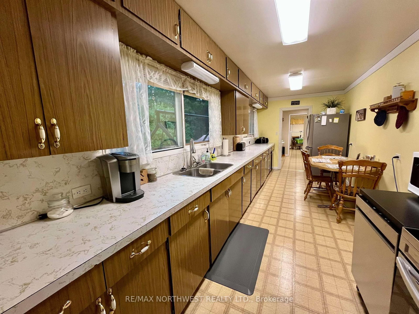 986 HWY 11 • Dawson, ON photo 8