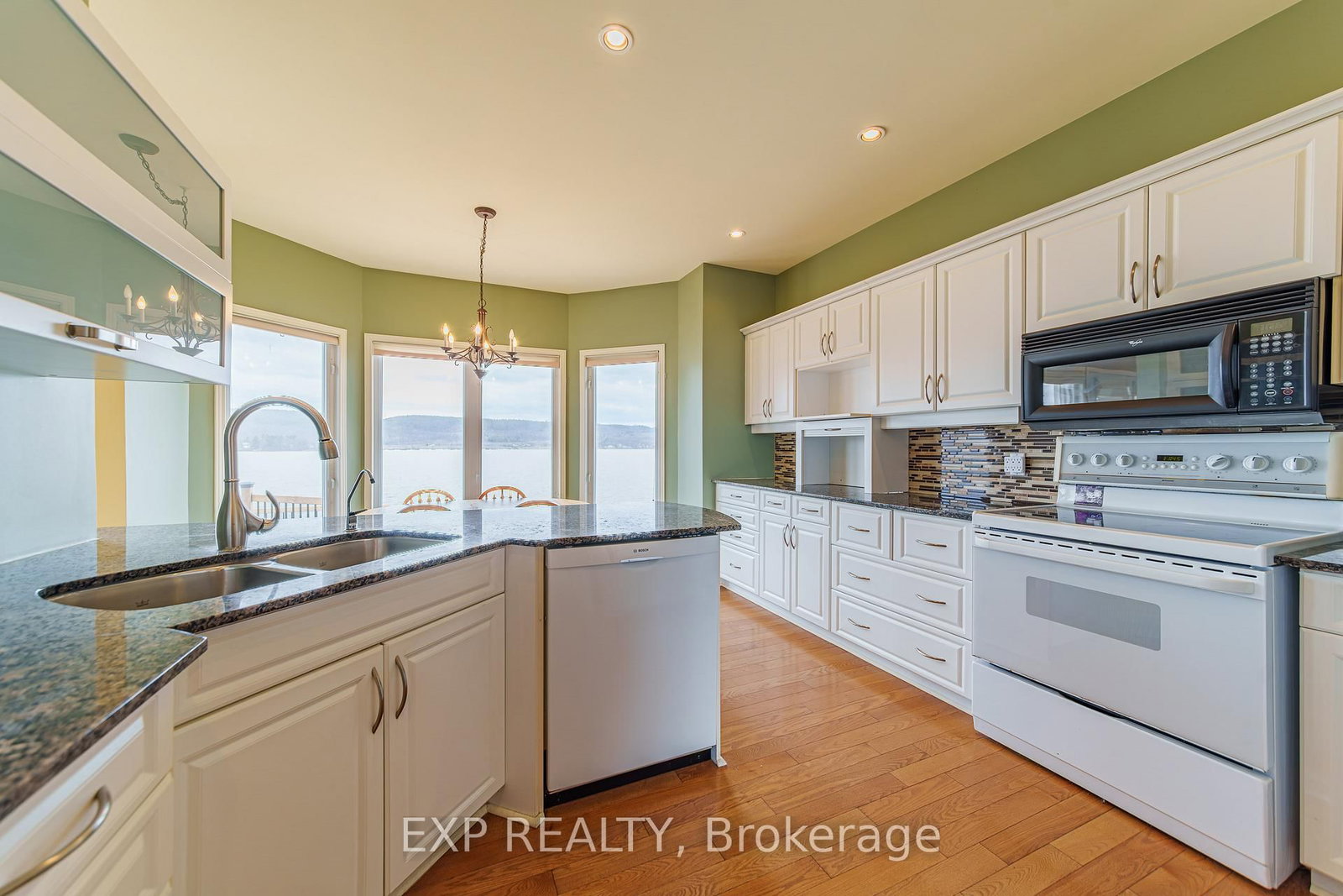 15 Rue Haute Rive Street • Alfred and Plantagenet, ON photo 11