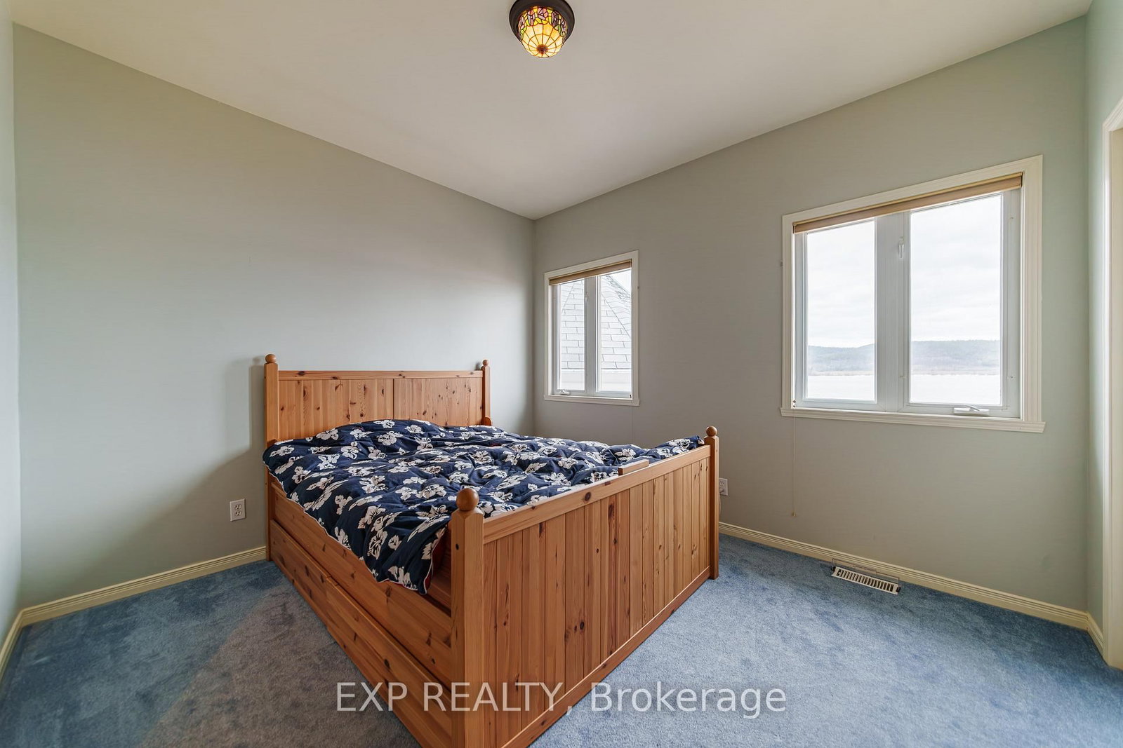 15 Rue Haute Rive Street • Alfred and Plantagenet, ON photo 18
