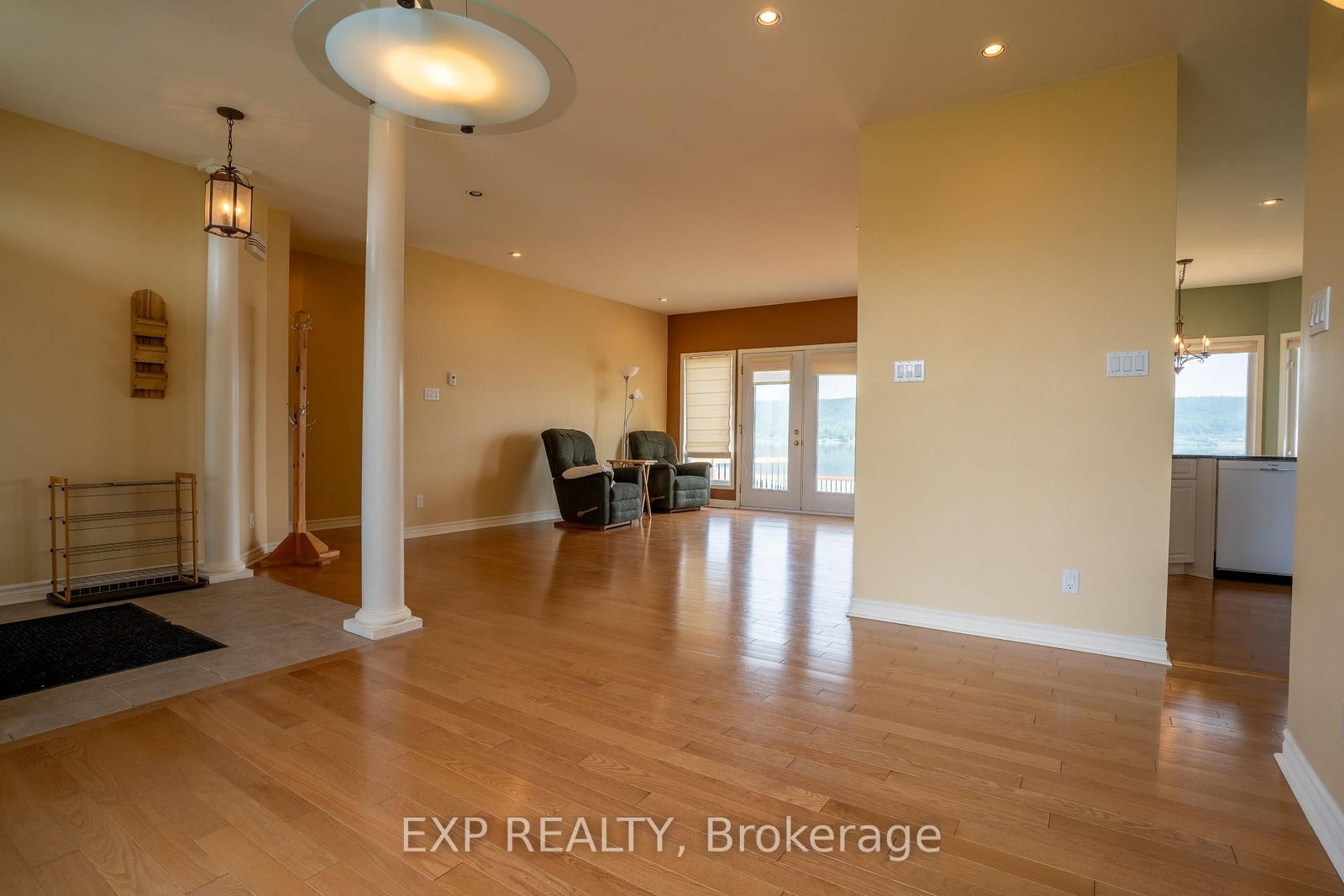 15 Rue Haute Rive Street • Alfred and Plantagenet, ON photo 4