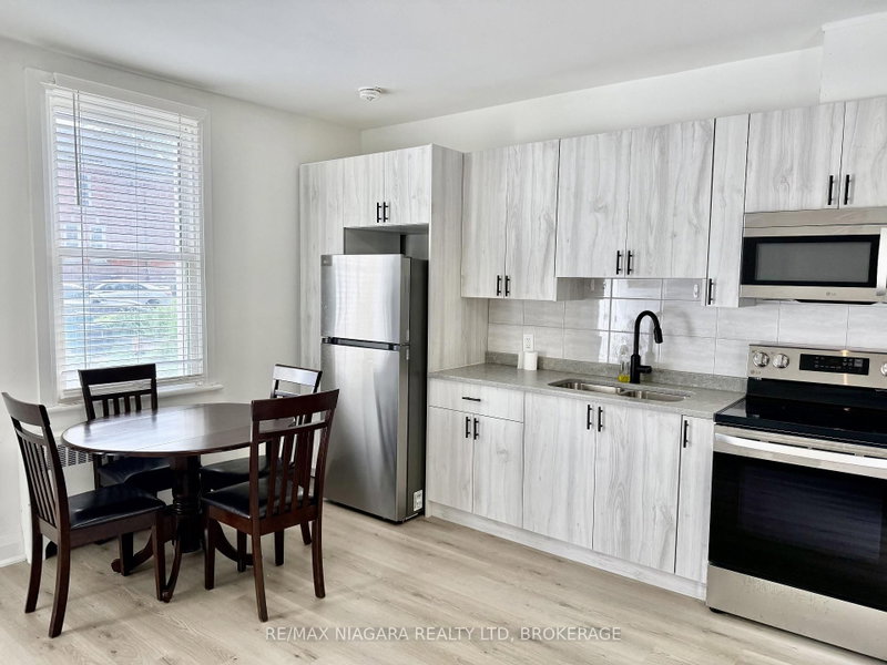 Unit 2 - 4711 RIVER Road