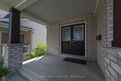 896 Cottonwood Avenue • Kingston, ON photo 3