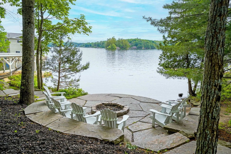 44-2755 Muskoka Rd 118 West (Hutton Road)