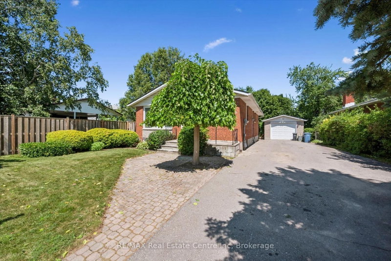 95 MOUNTFORD Drive