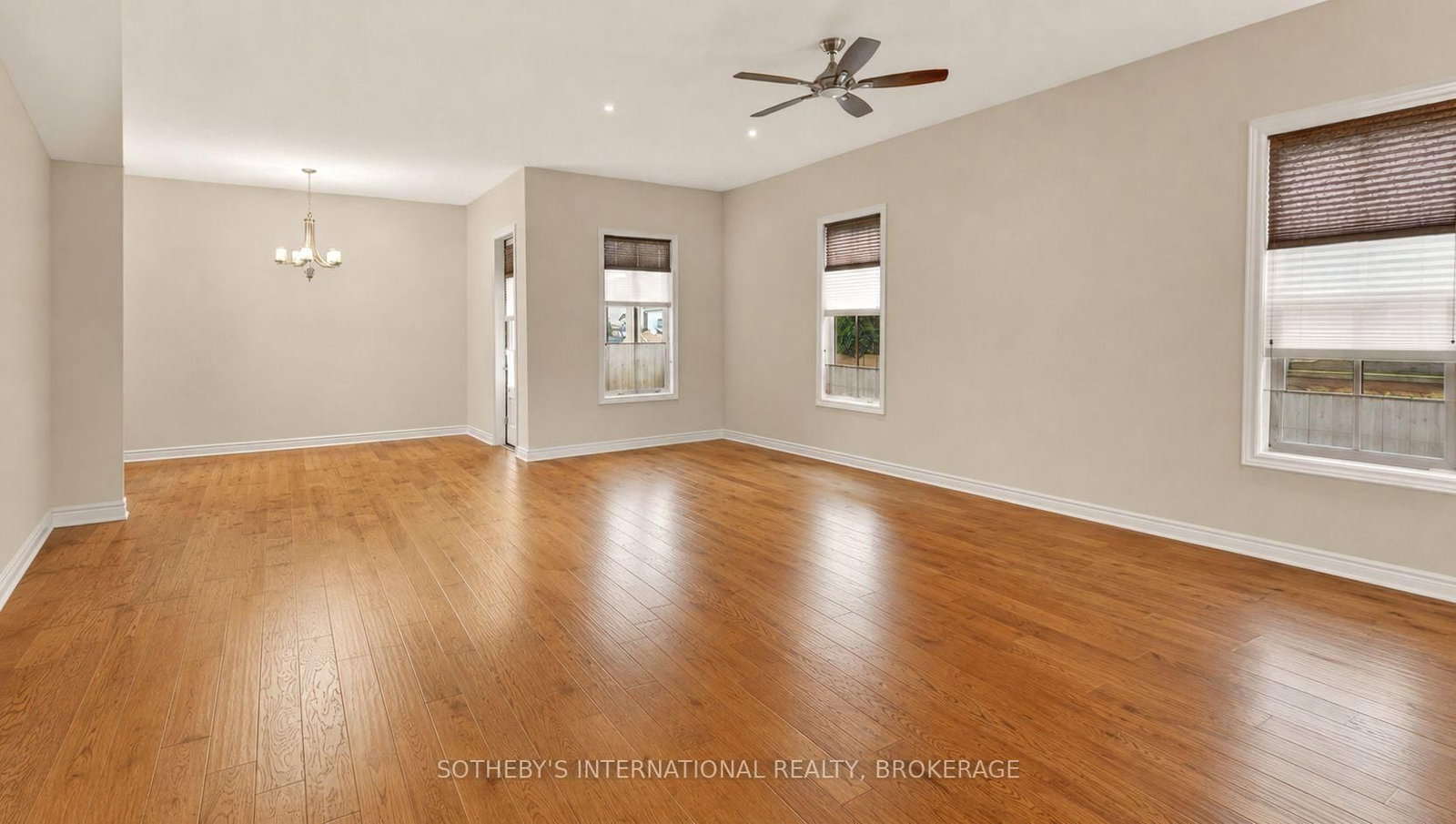 51 Brock Street • Niagara-on-the-Lake, ON photo 3