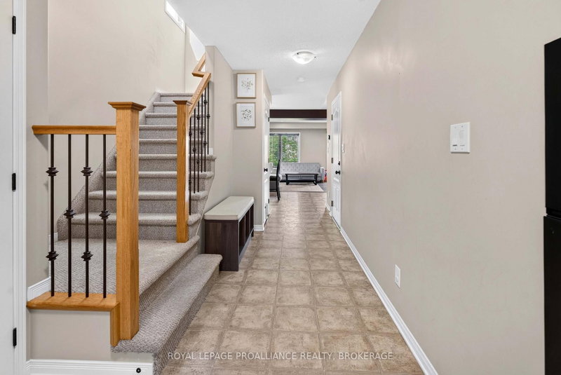 1571 Crimson Crescent