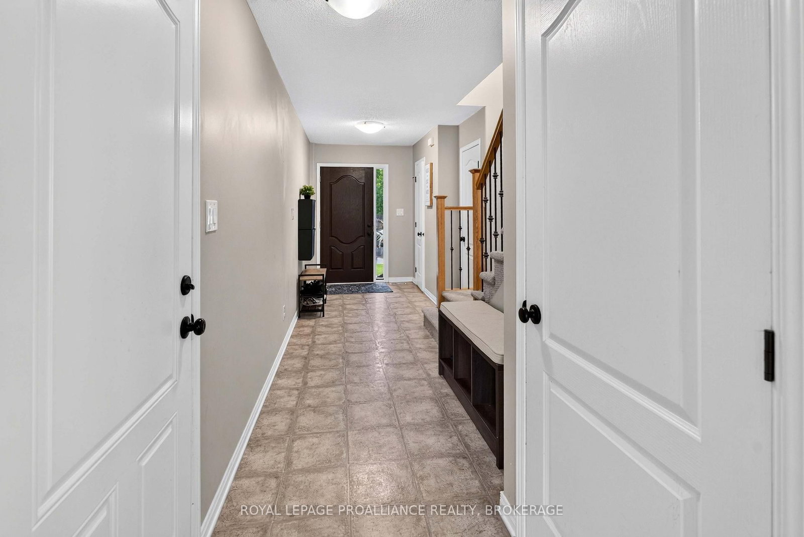 1571 Crimson Crescent • Kingston, ON photo 5