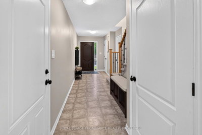 1571 Crimson Crescent • Kingston, ON photo 5