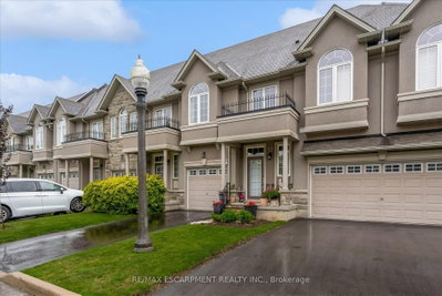 370 Stonehenge Drive • #13 • Hamilton, ON photo 2