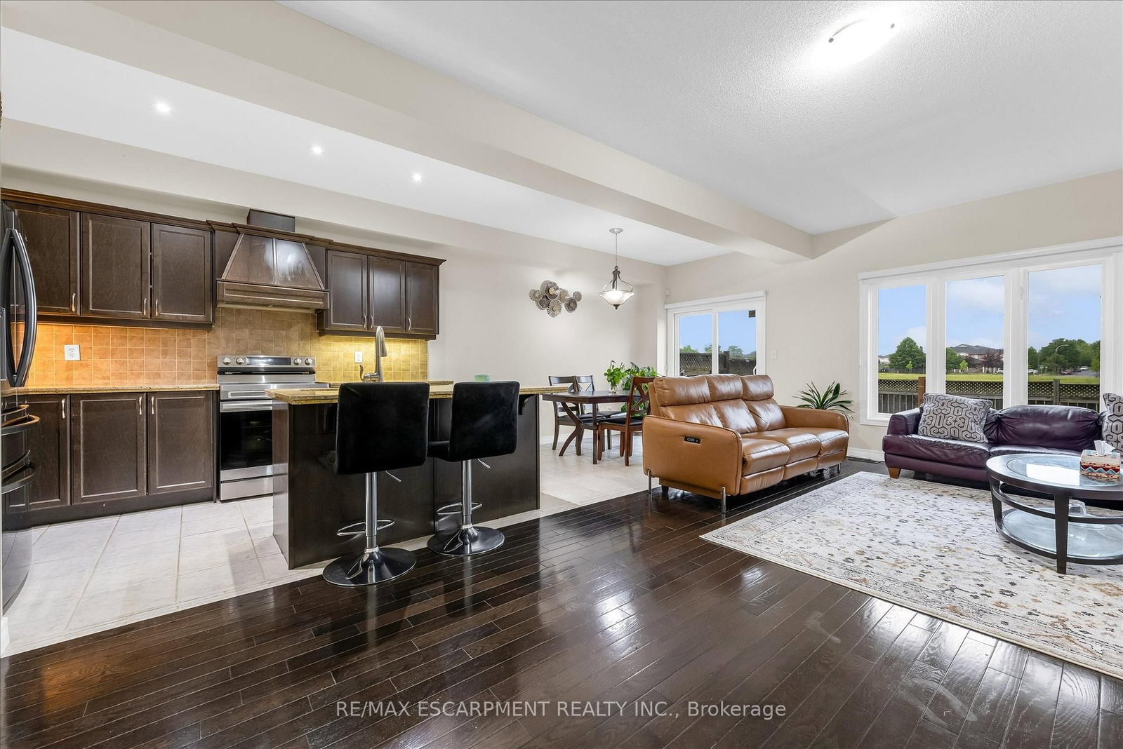 370 Stonehenge Drive • #13 • Hamilton, ON photo 5