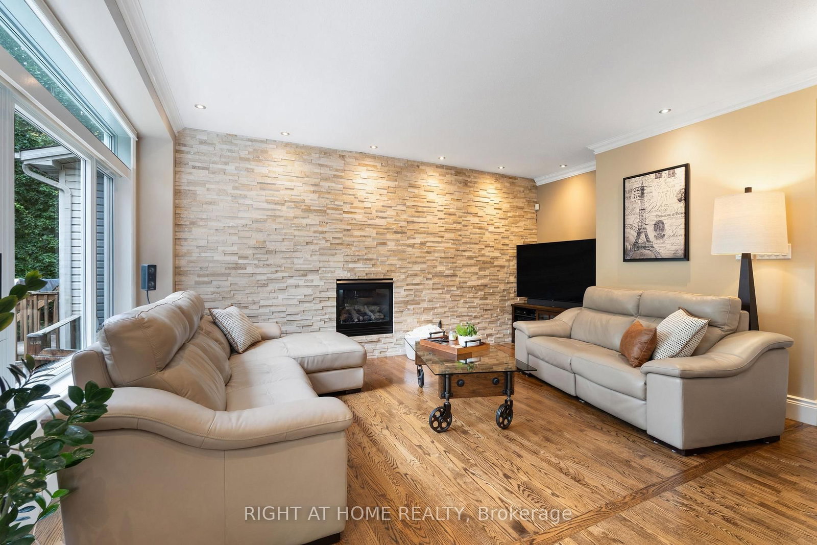 103 Borealis Crescent • Ottawa, ON photo 9