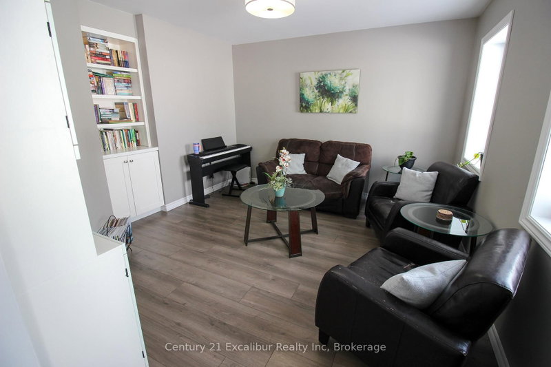 7104 Sixth line Road W