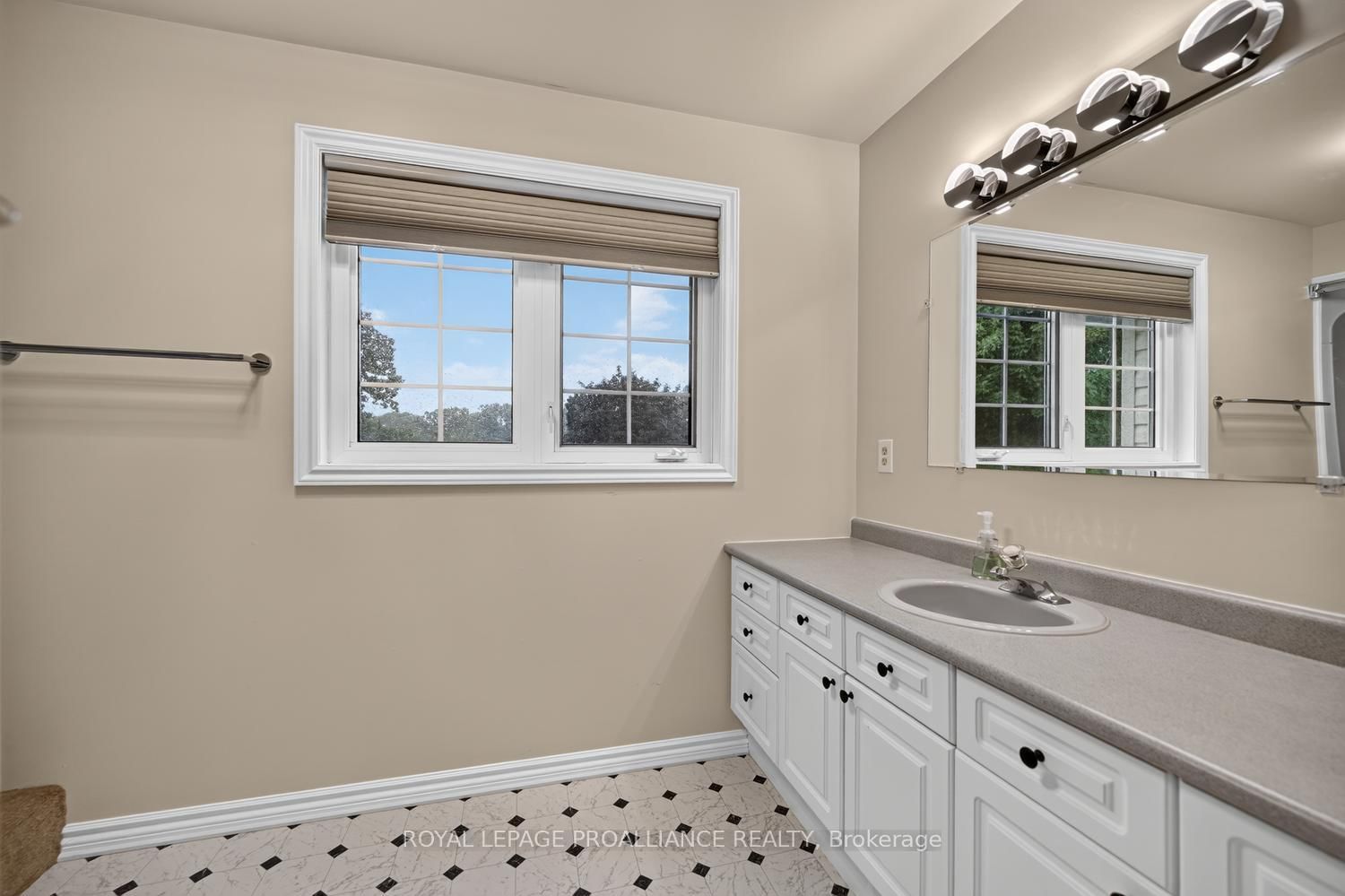 388 Brock Street • Brockville, ON photo 19