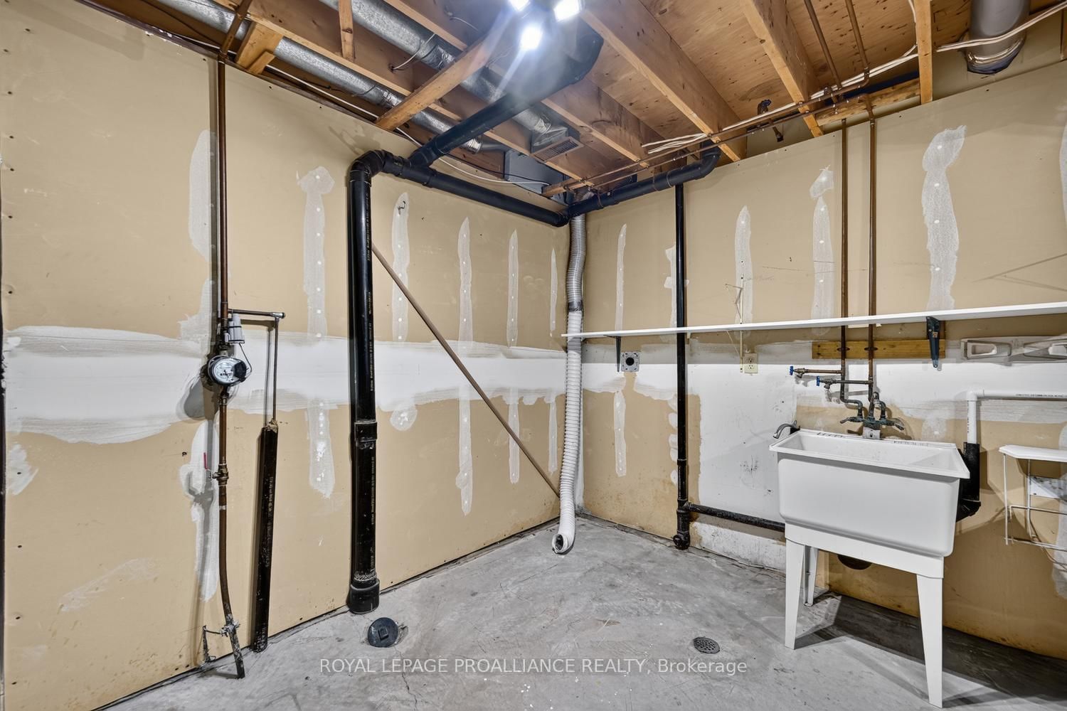 388 Brock Street • Brockville, ON photo 31