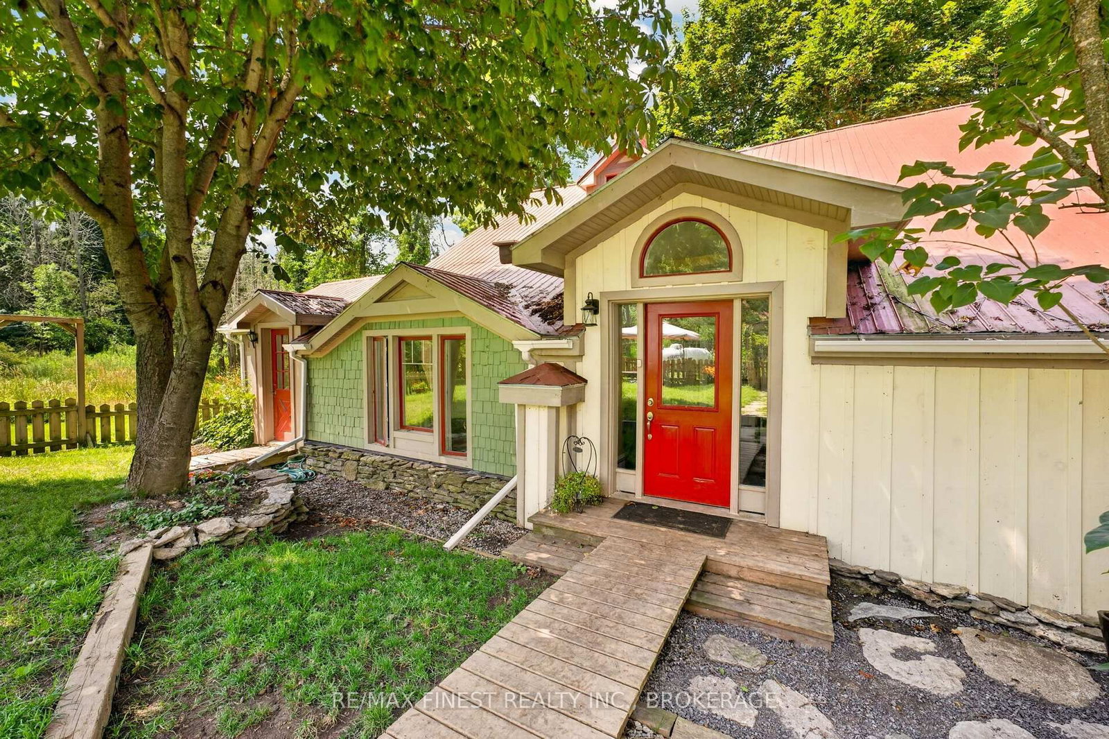Listing Image 3