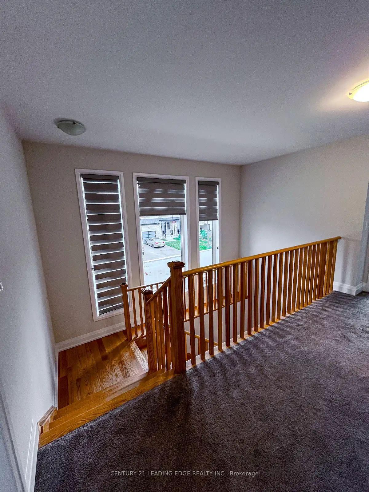 100 Cole Terrace • Woodstock, ON photo 5