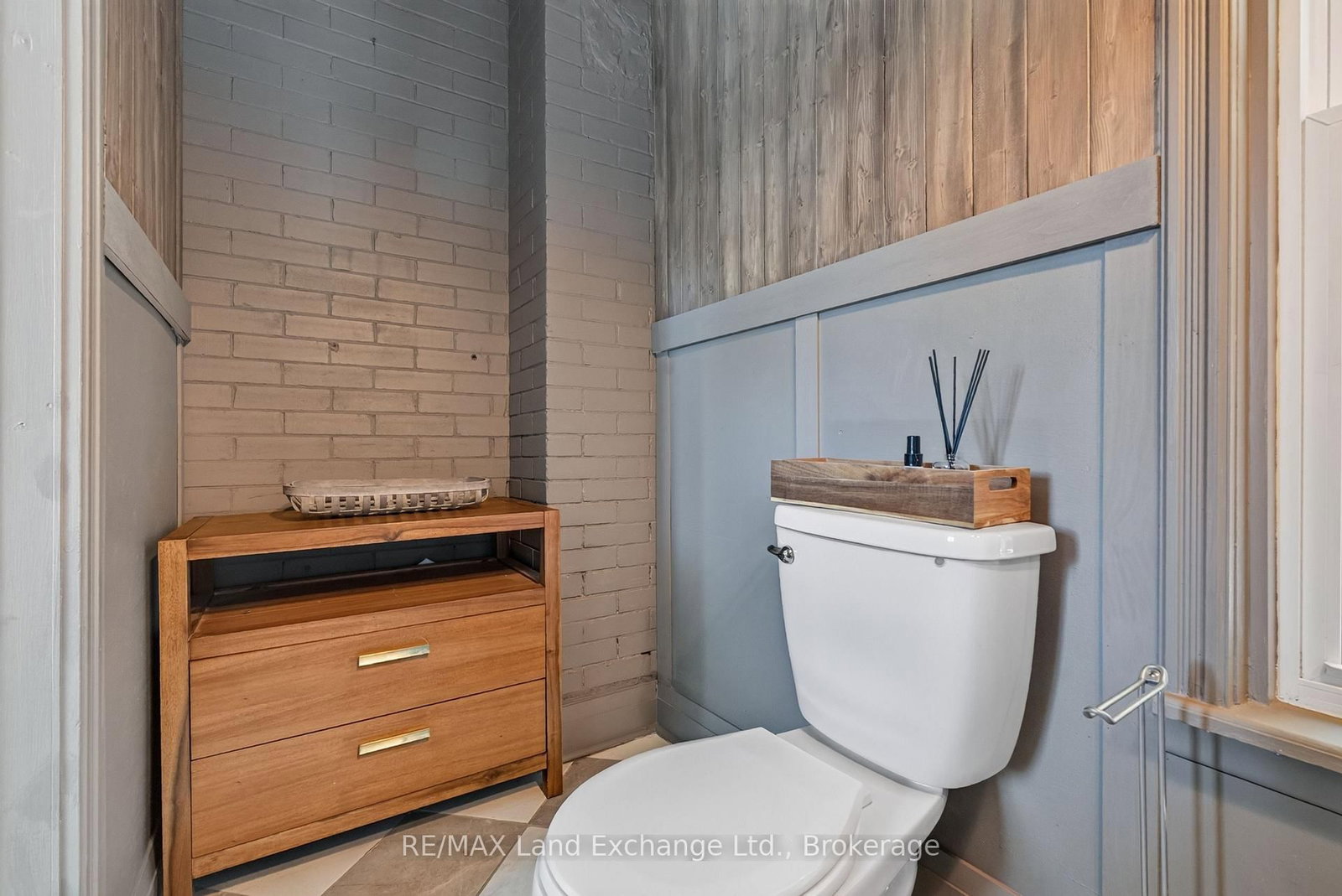 581 Queen Street • Kincardine, ON photo 19