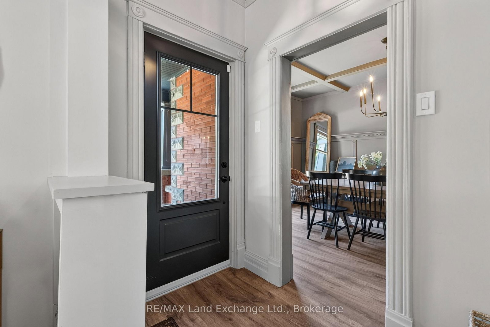 581 Queen Street • Kincardine, ON photo 2