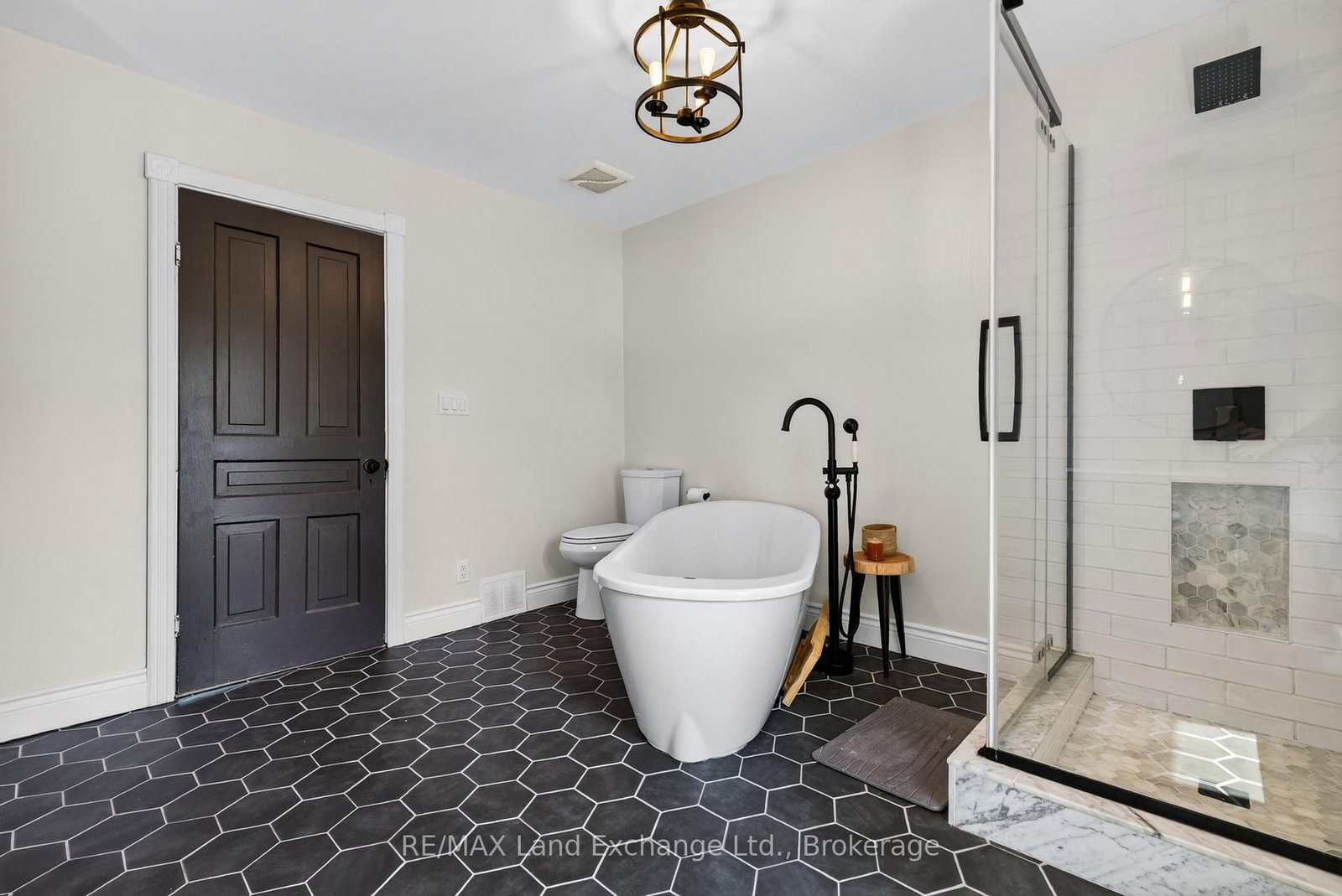 581 Queen Street • Kincardine, ON photo 28