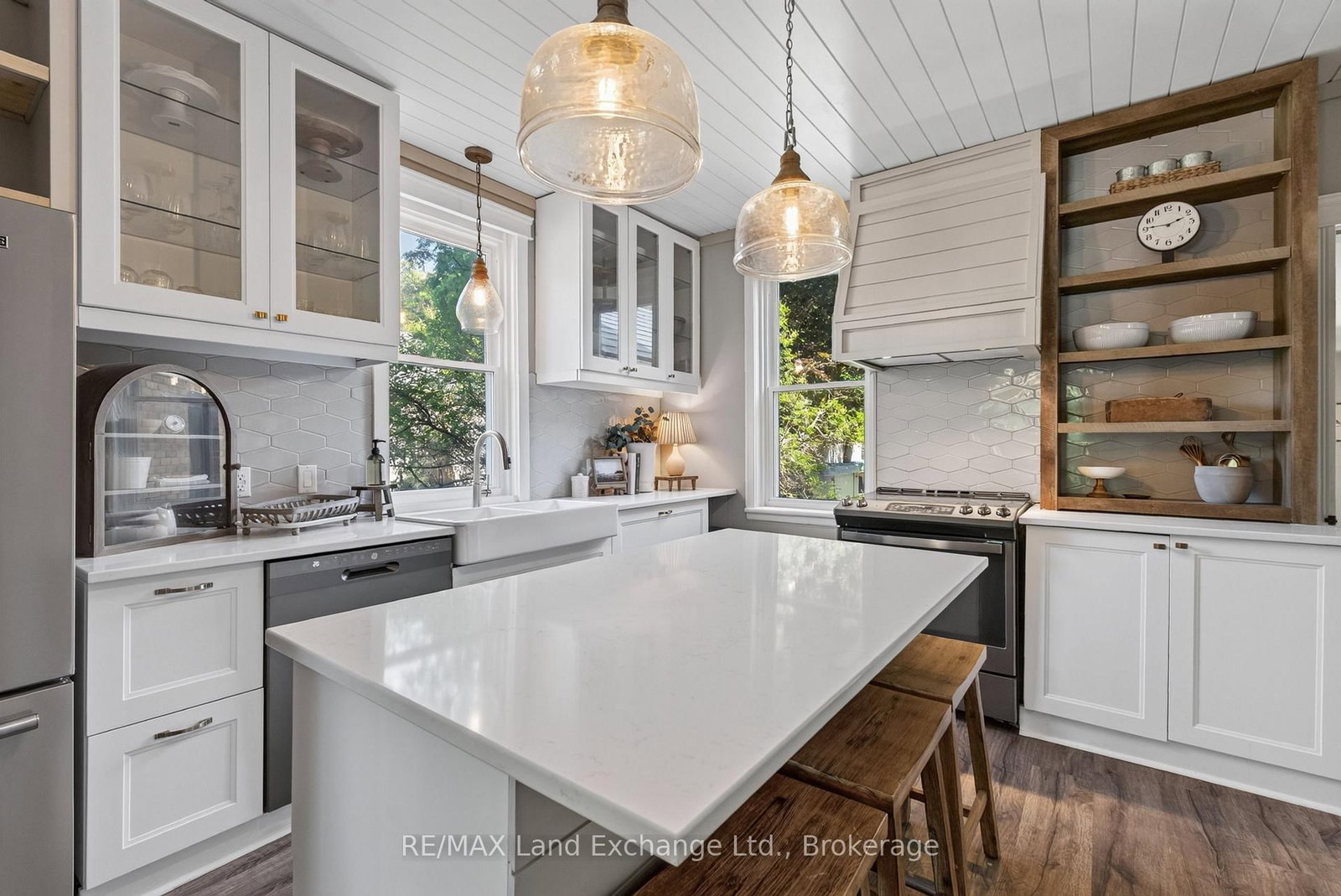 581 Queen Street • Kincardine, ON photo 8