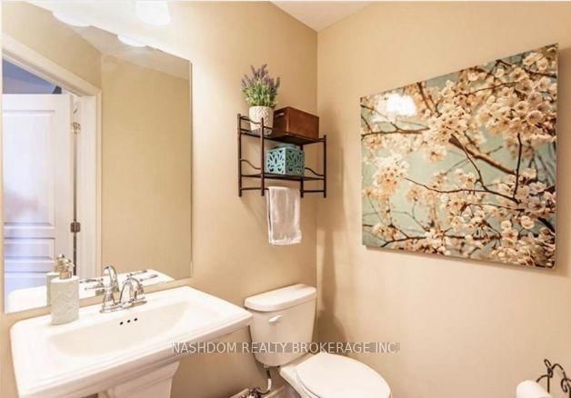 10 Egleston Lane • Hamilton, ON photo 15