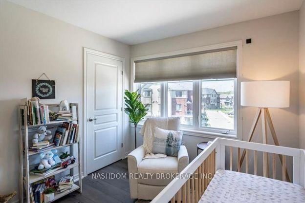 10 Egleston Lane • Hamilton, ON photo 17
