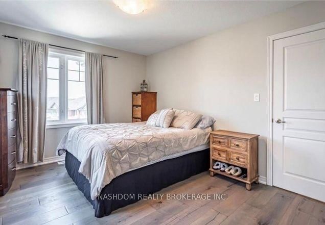 10 Egleston Lane • Hamilton, ON photo 18