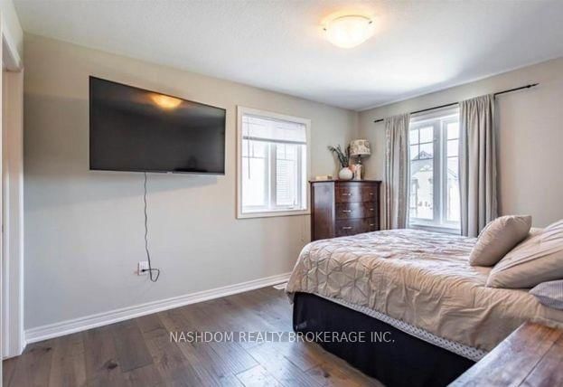10 Egleston Lane • Hamilton, ON photo 19