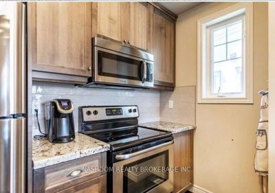 10 Egleston Lane • Hamilton, ON photo 4