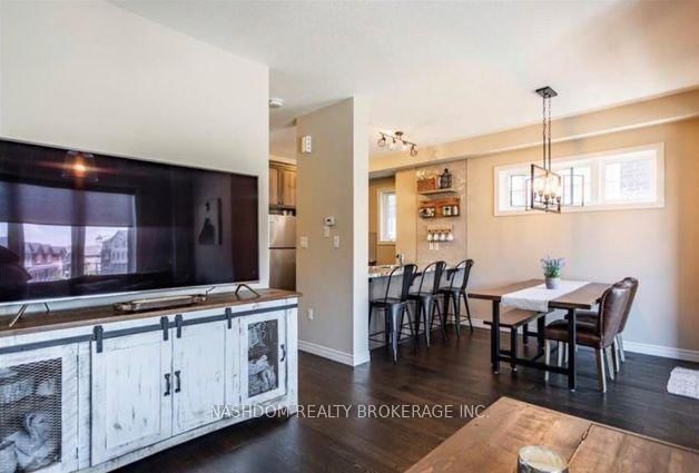 10 Egleston Lane • Hamilton, ON photo 8