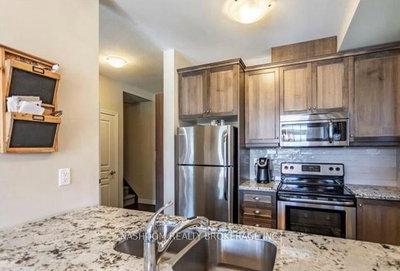10 Egleston Lane • Hamilton, ON photo 9