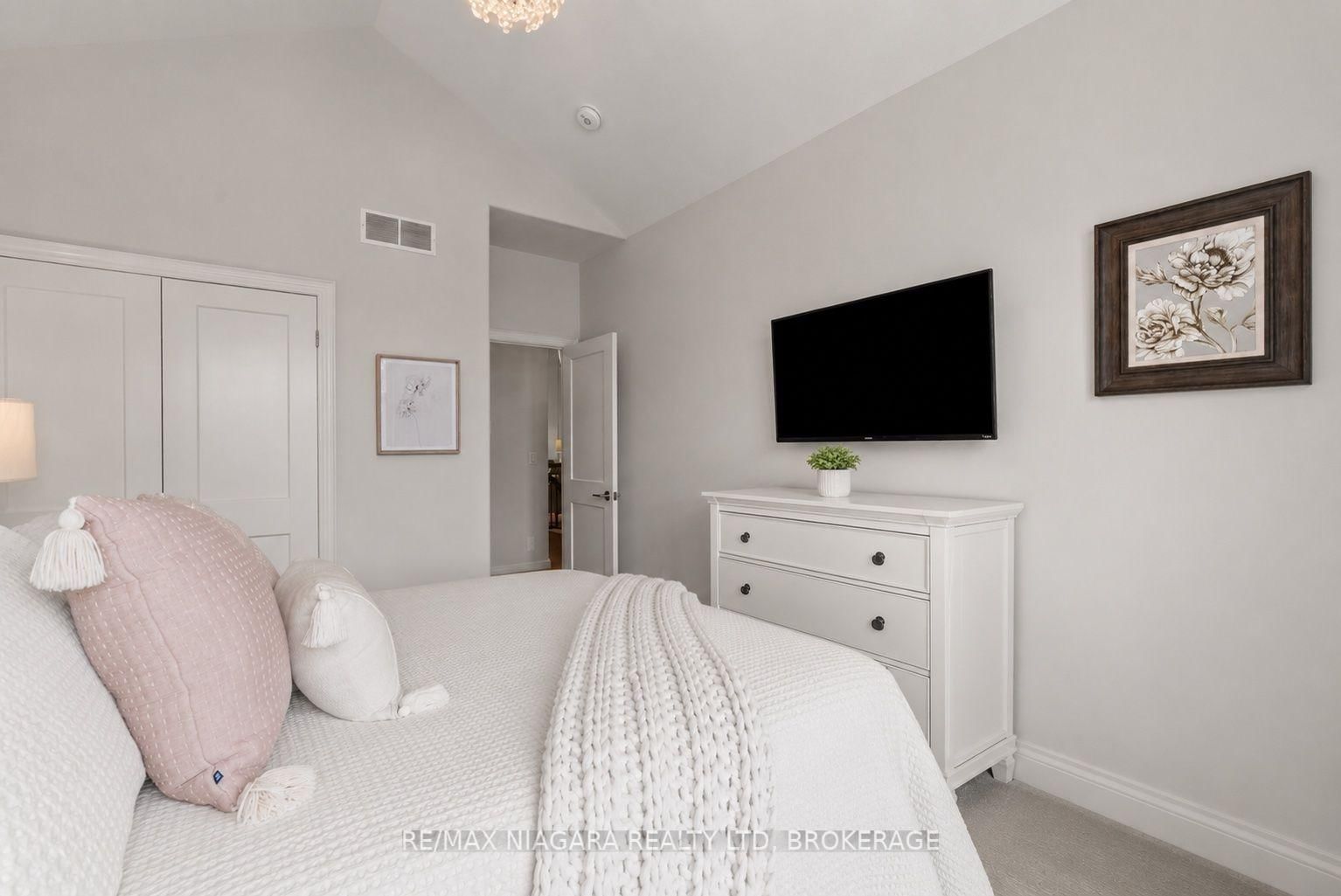 154 PORT ROBINSON Road • #32 • Pelham, ON photo 18