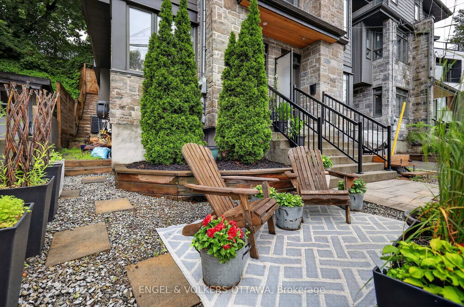 304 Riverdale Avenue • Ottawa, ON photo 2