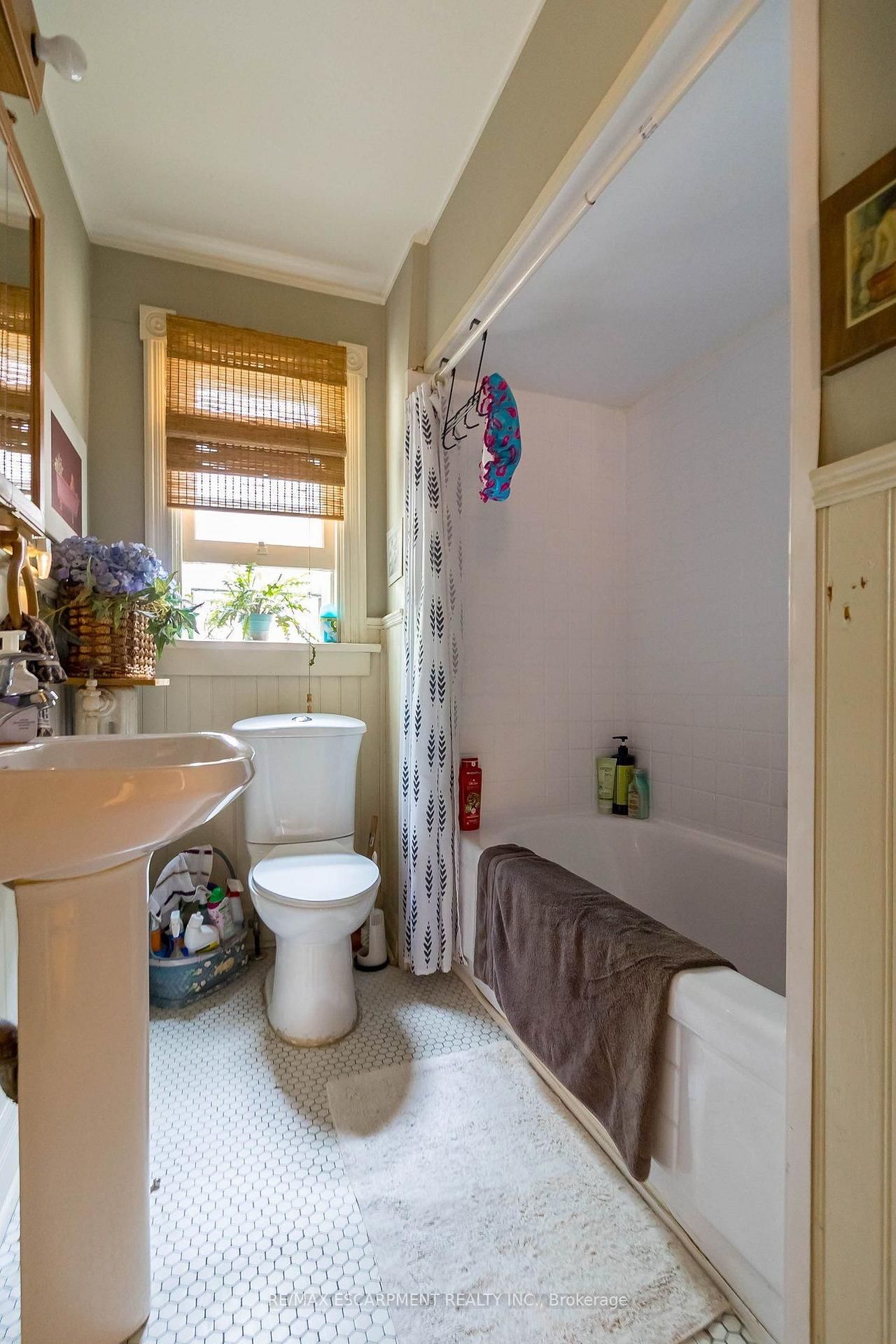 121 Eastbourne Avenue • Hamilton, ON photo 23