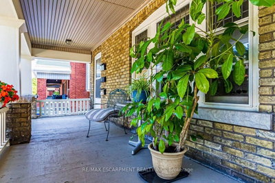 121 Eastbourne Avenue • Hamilton, ON photo 4