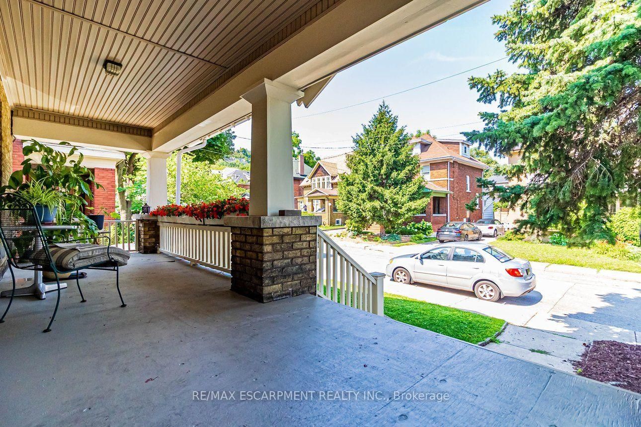 121 Eastbourne Avenue • Hamilton, ON photo 5