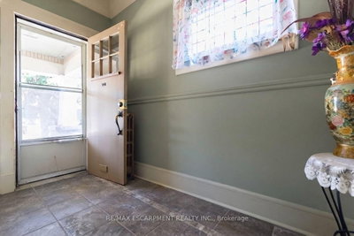 121 Eastbourne Avenue • Hamilton, ON photo 6